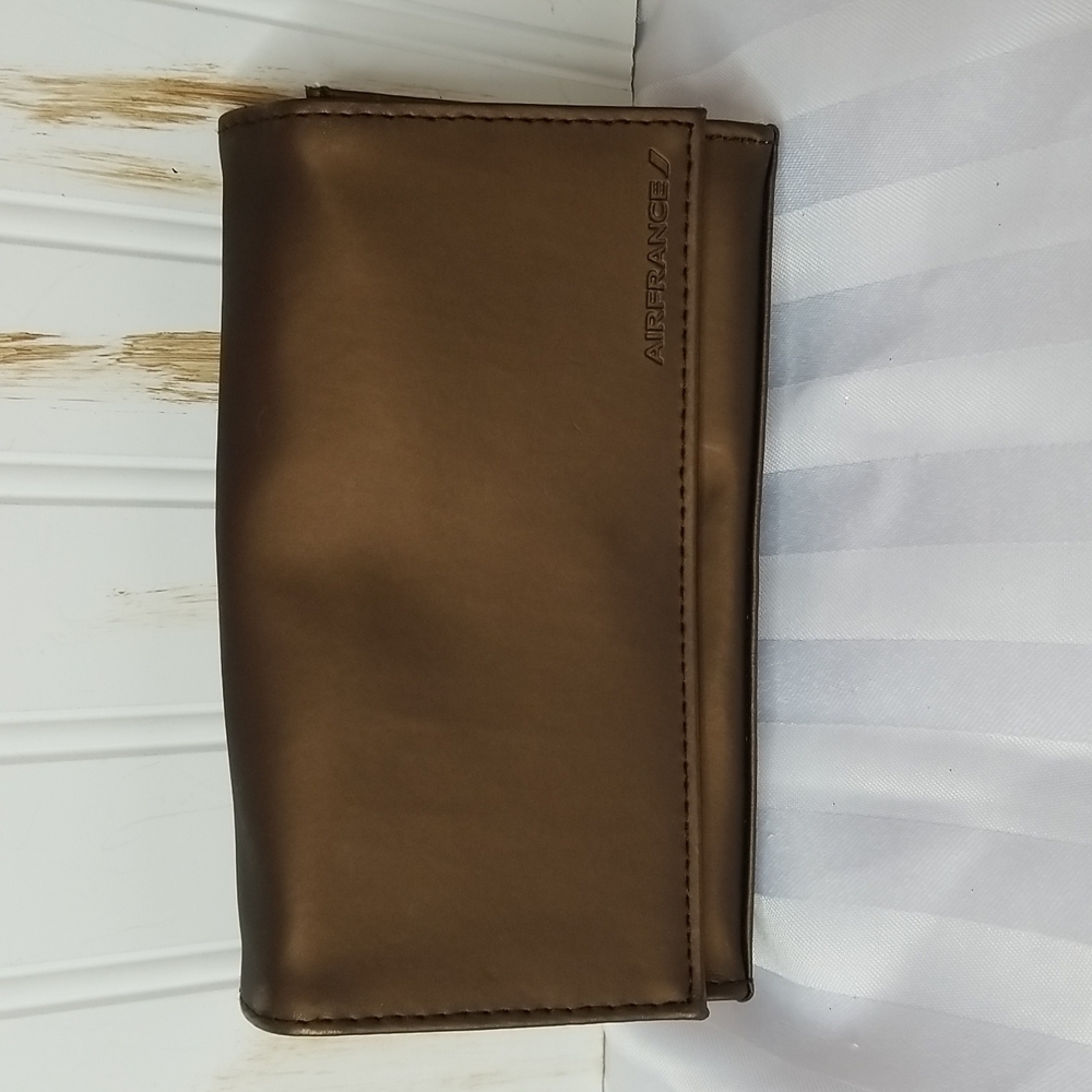 AIRFRANCE BROWN EMINTY CASE SNAP FRONT CLOUSURE